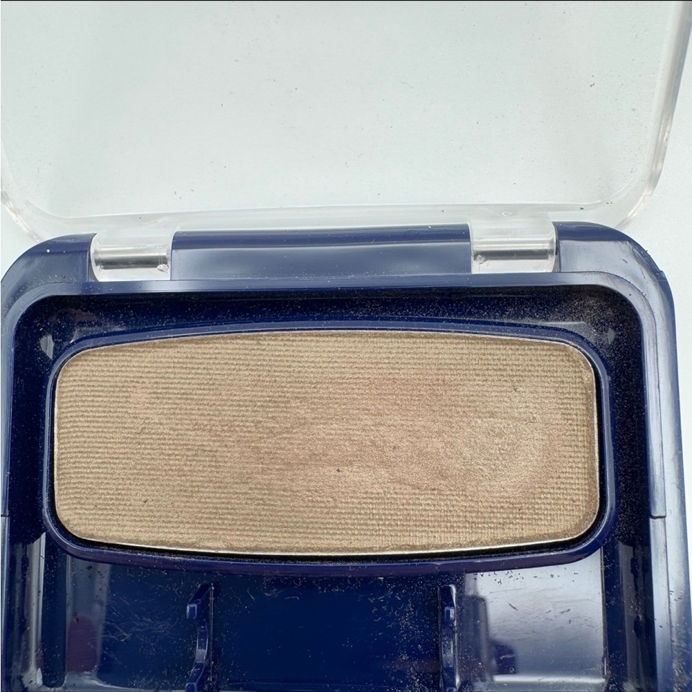 Discontinued Covergirl Professional Eye Enhancers Eyeshadow in Sage Green Fall - Picture 5 of 10